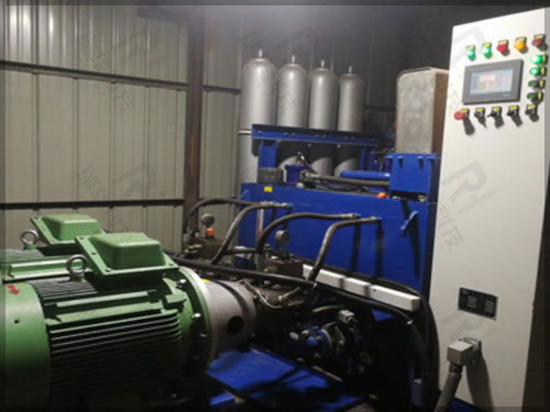 Converter online hydraulic station